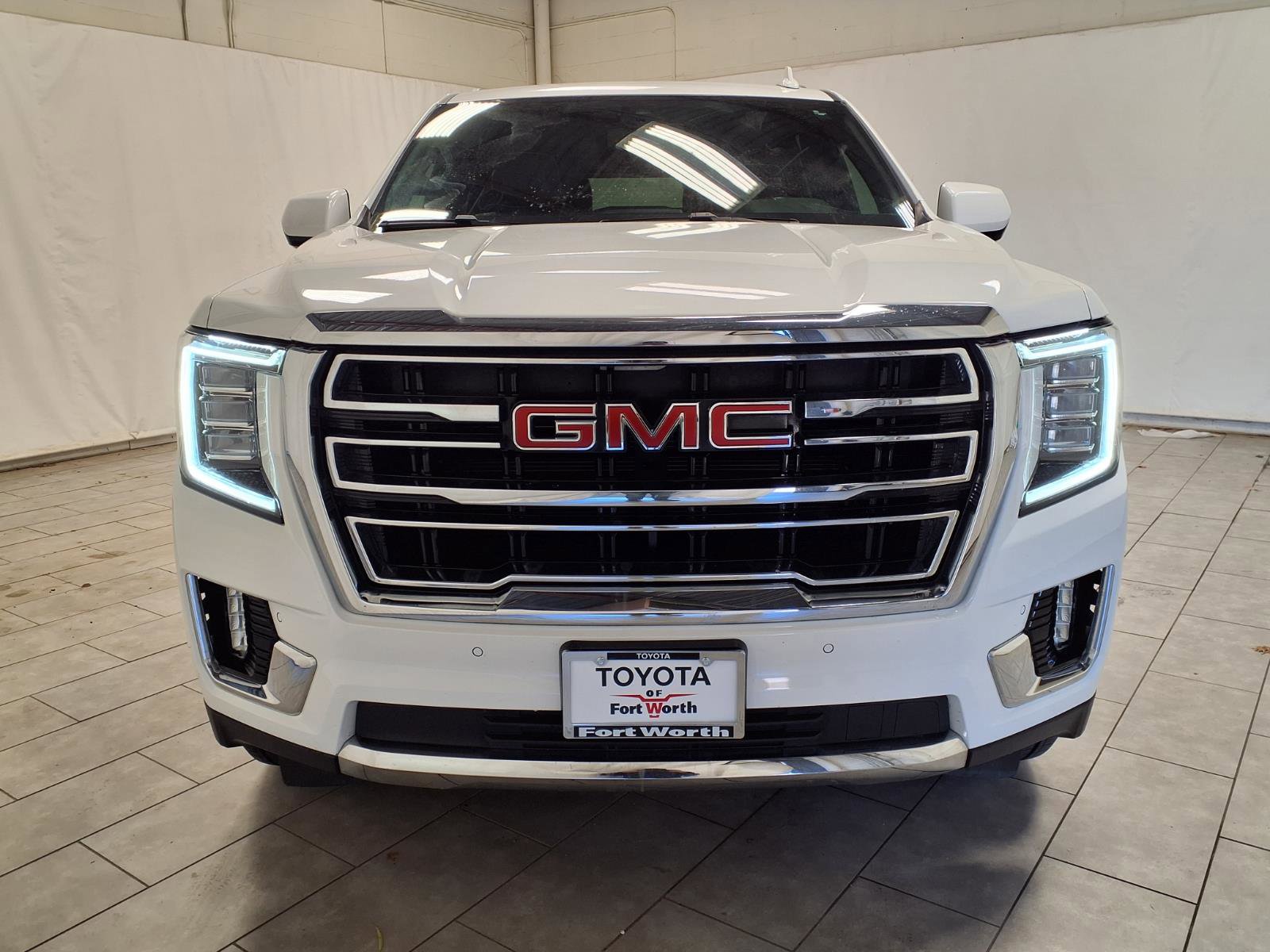 Used 2022 GMC Yukon SLT image 2