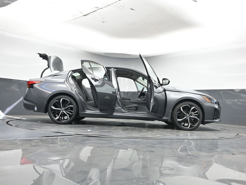 New 2025 Nissan Altima 2.5 SR image 44