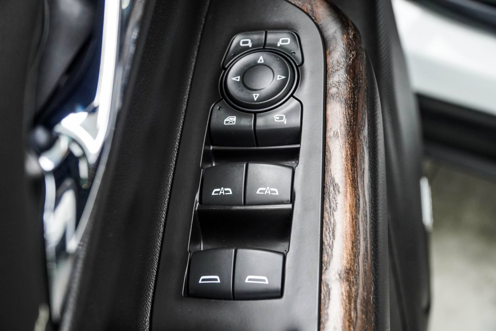 Used 2021 GMC Acadia Denali w/ Denali Technology Package FWD image 47