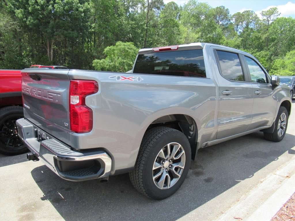 Used 2024 Chevrolet Silverado 1500 LT AWD/4WD image 4