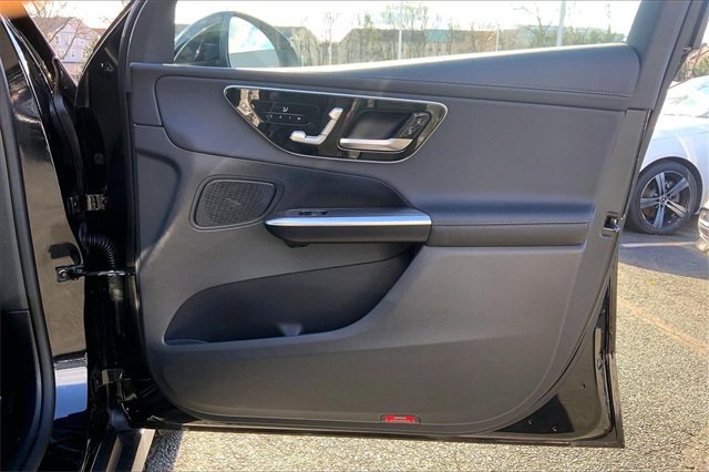 Used 2025 Mercedes-Benz GLC 300 4MATIC image 18