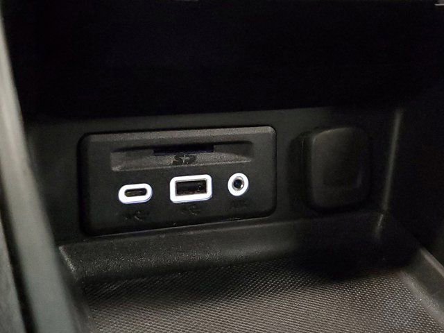 Used 2023 GMC Terrain SLT FWD image 31