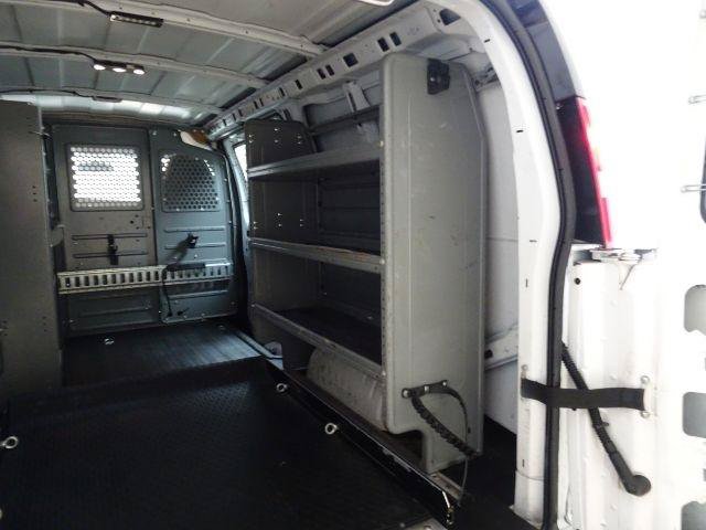 Used 2015 Chevrolet Express 2500 RWD image 18