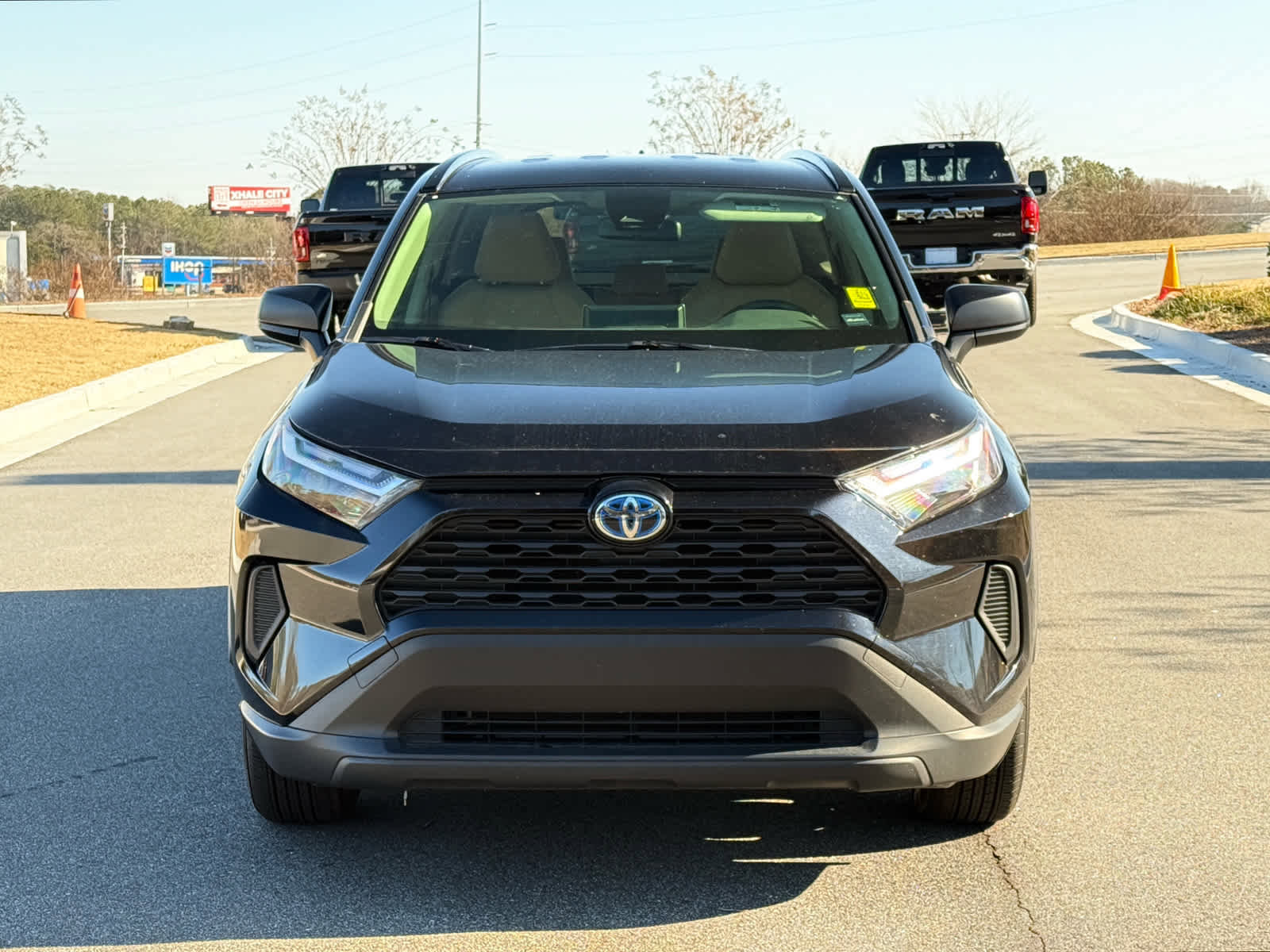 Used 2024 Toyota RAV4 LE image 9