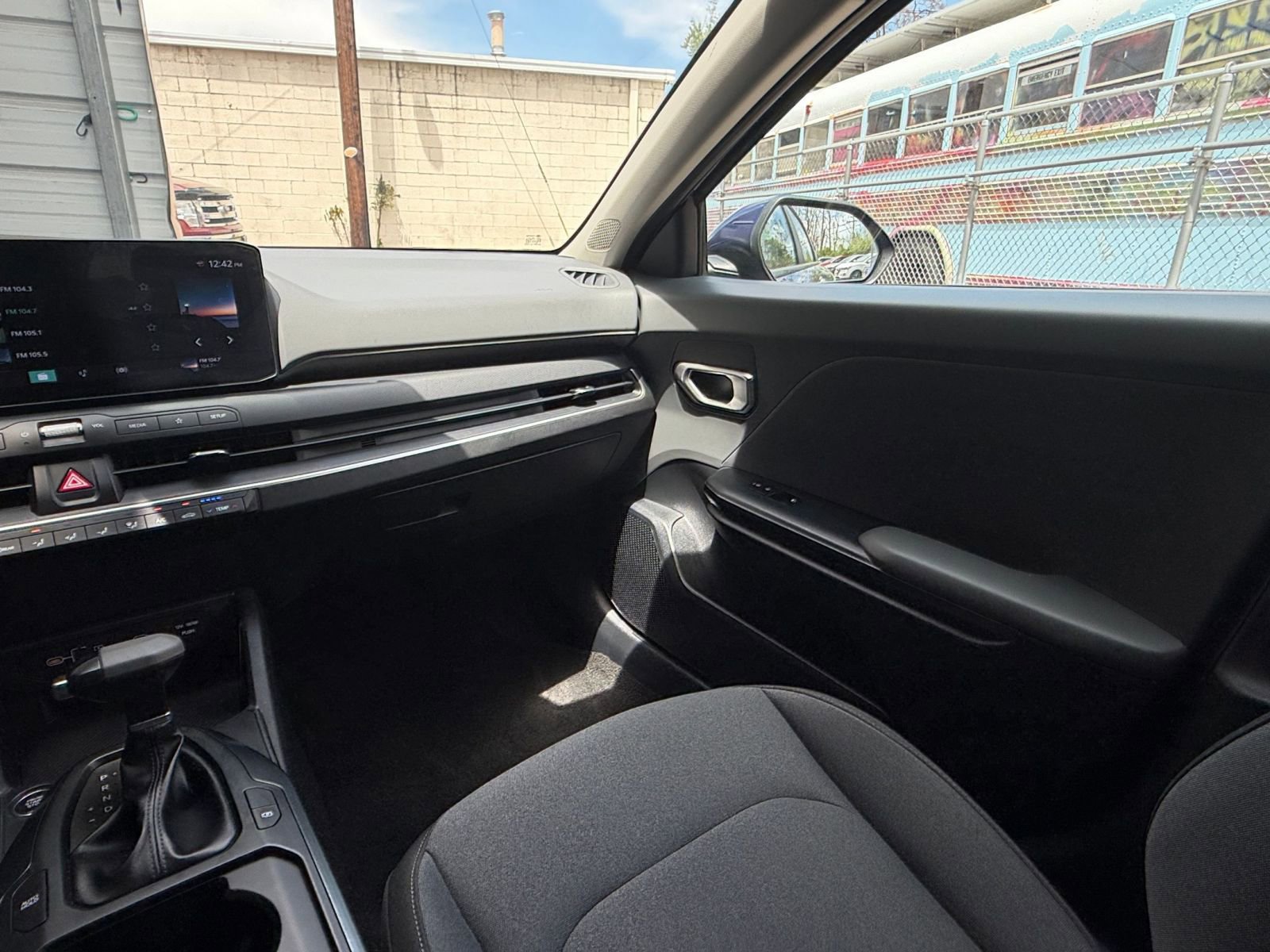 Used 2025 Kia K4 FWD image 33