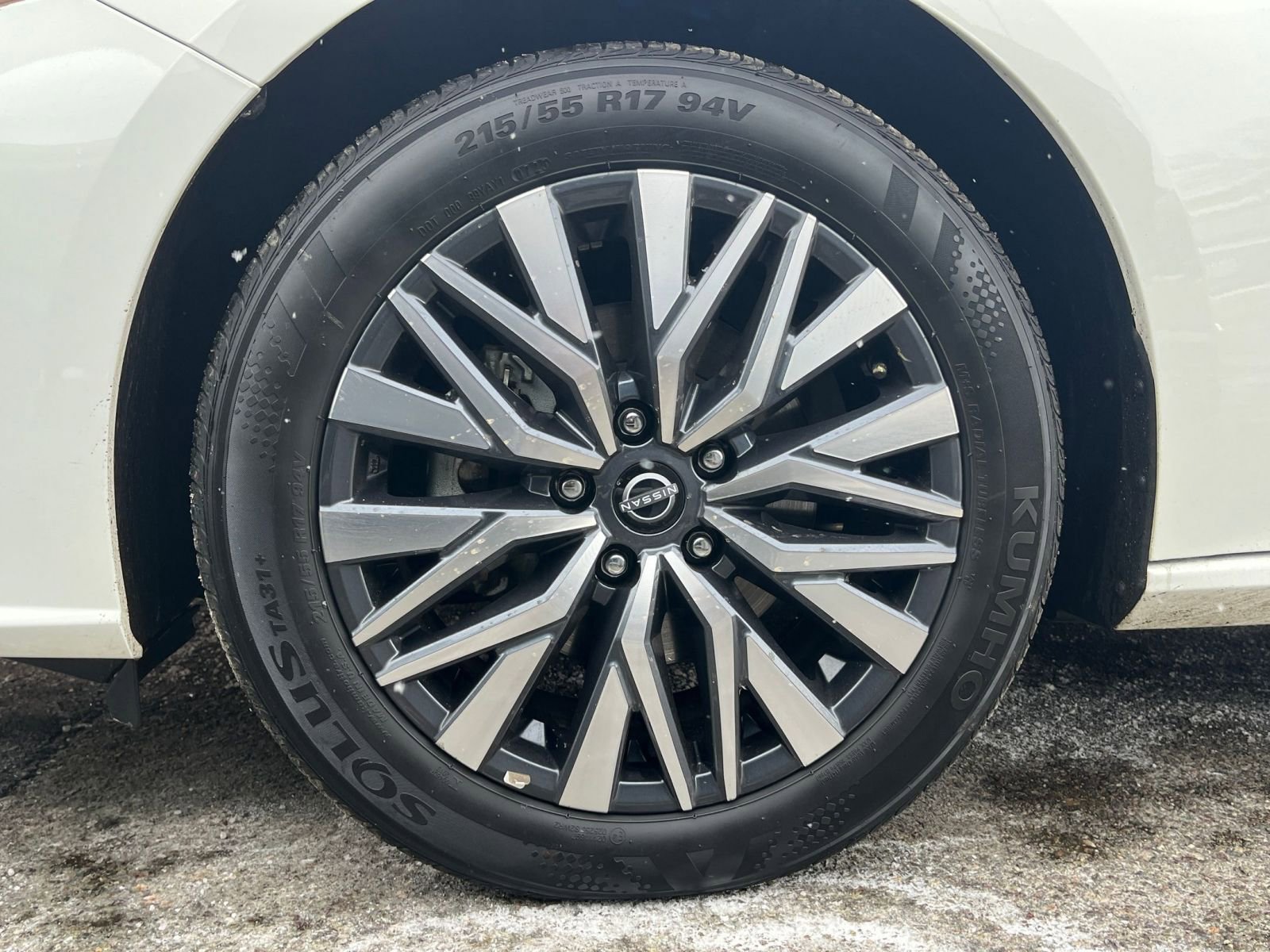 Used 2025 Nissan Altima 2.5 SV image 28