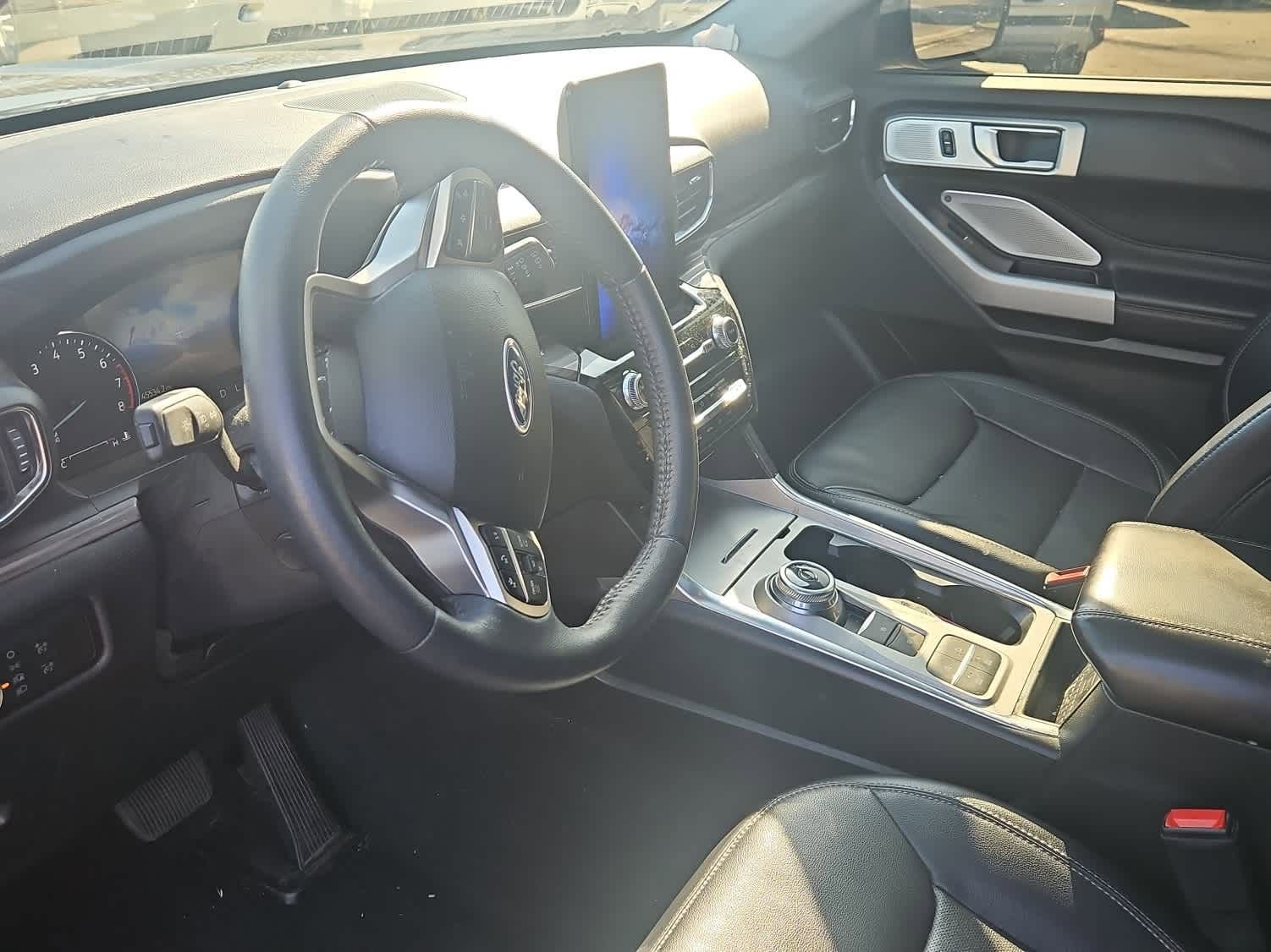 Used 2023 Ford Explorer Limited w/ Limited Technology Package image 14