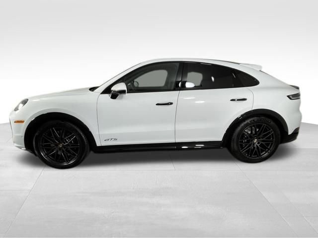 New 2026 Porsche Cayenne GTS image 2