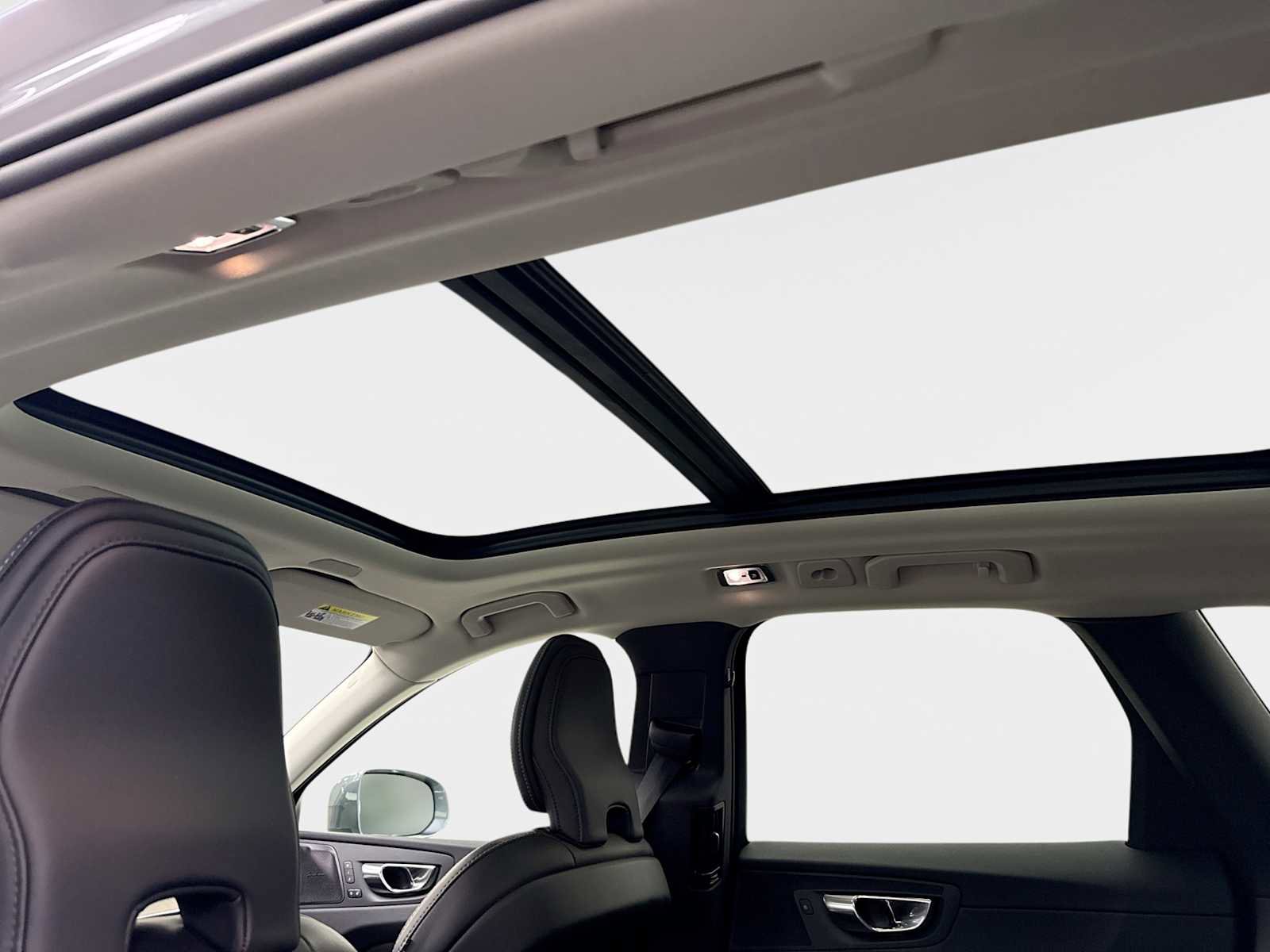 Used 2021 Volvo XC60 T5 Inscription w/ Climate Package image 22