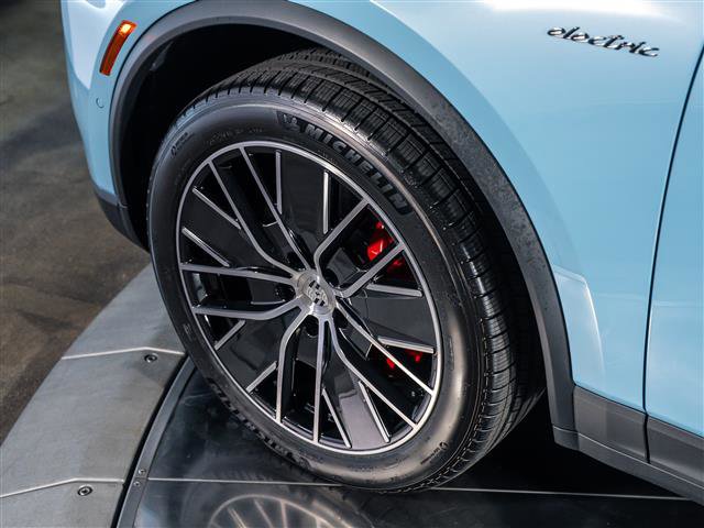 New 2025 Porsche Macan 4S Electric image 17