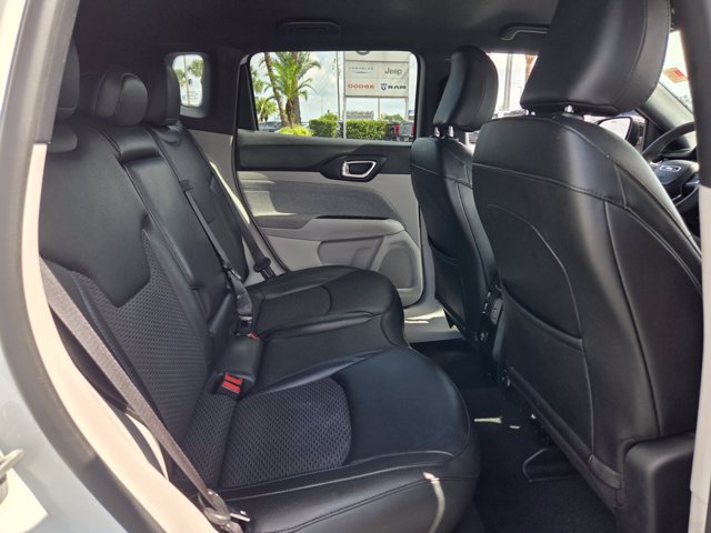 Certified 2024 Jeep Compass Latitude AWD/4WD image 16