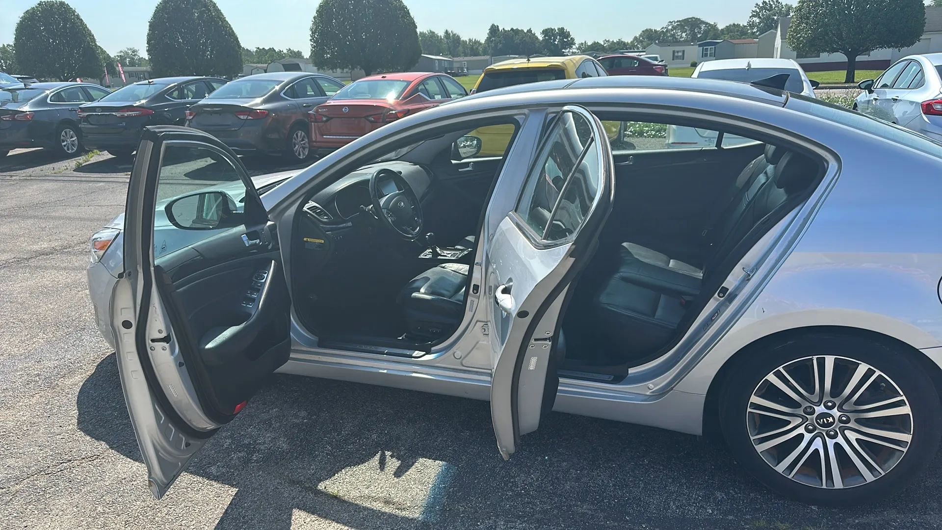 Used 2016 Kia Cadenza Premium image 17