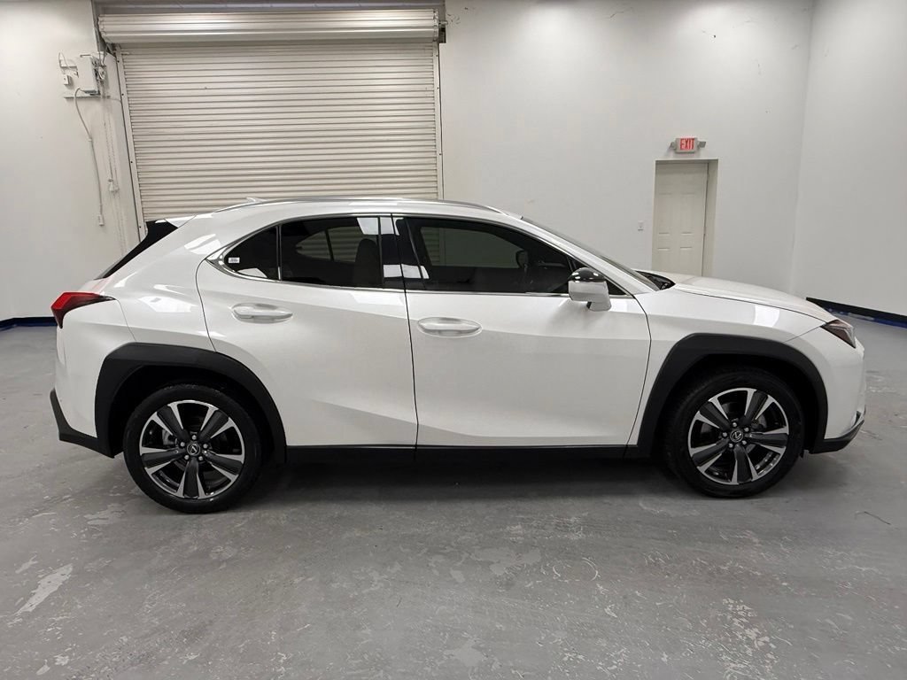 Used 2021 Lexus UX 200 w/ Accessory Package (Z1) FWD image 2
