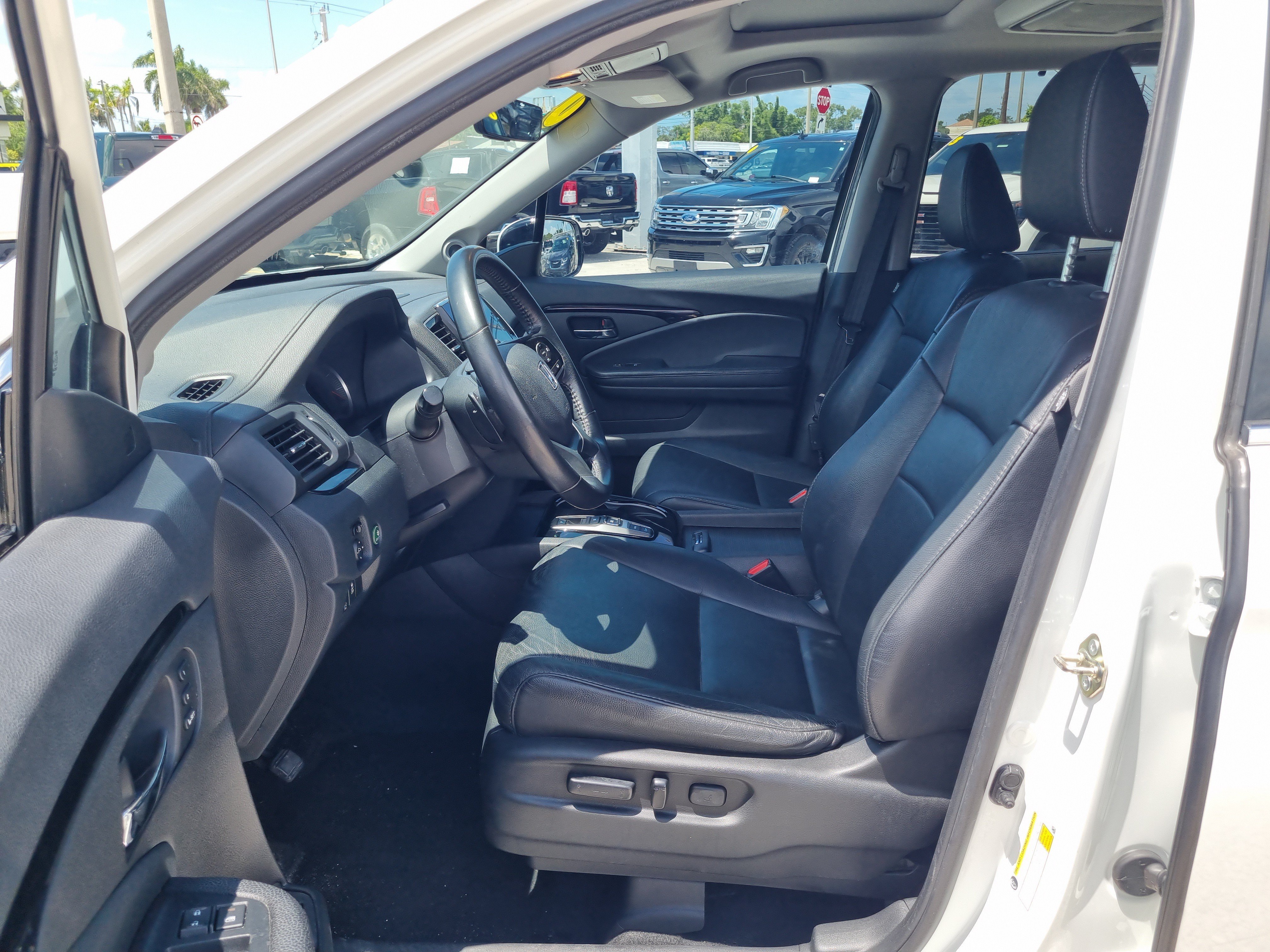Used 2020 Honda Pilot Touring image 21
