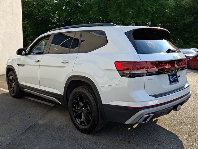 Certified 2024 Volkswagen Atlas Peak Edition SEL AWD/4WD image 7