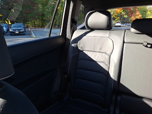 Used 2021 Volkswagen Tiguan SEL Premium R-Line AWD/4WD image 18