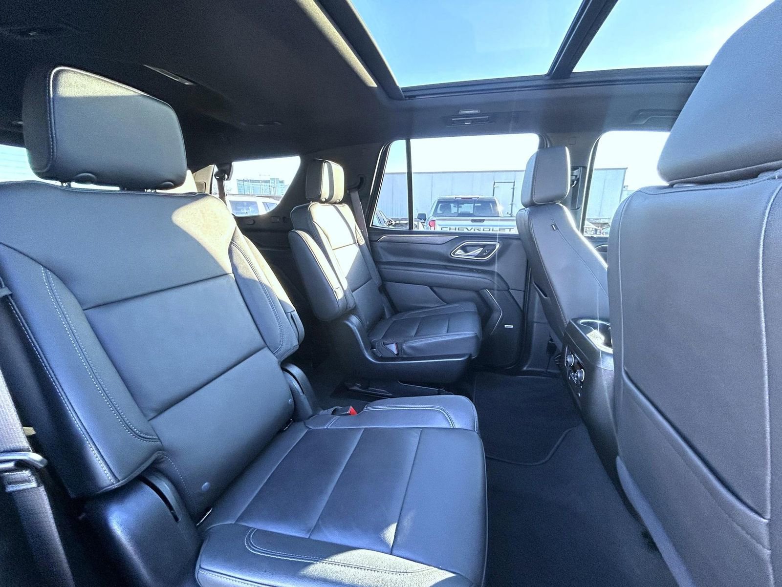 Used 2024 Chevrolet Tahoe Z71 w/ Luxury Package image 17