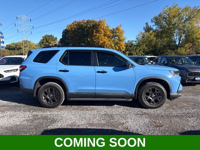 Used 2024 Honda Pilot TrailSport image 1