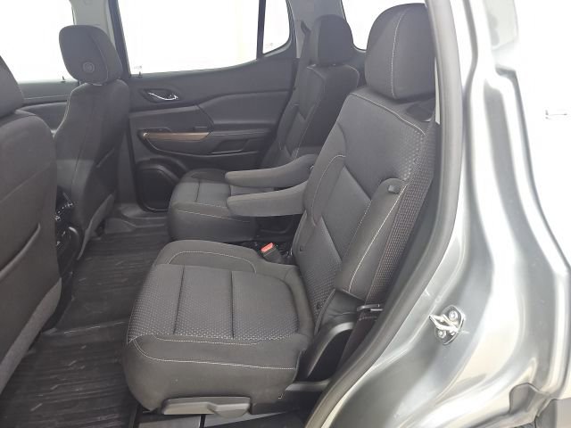 Used 2023 GMC Acadia SLE w/ Driver Convenience Package image 5