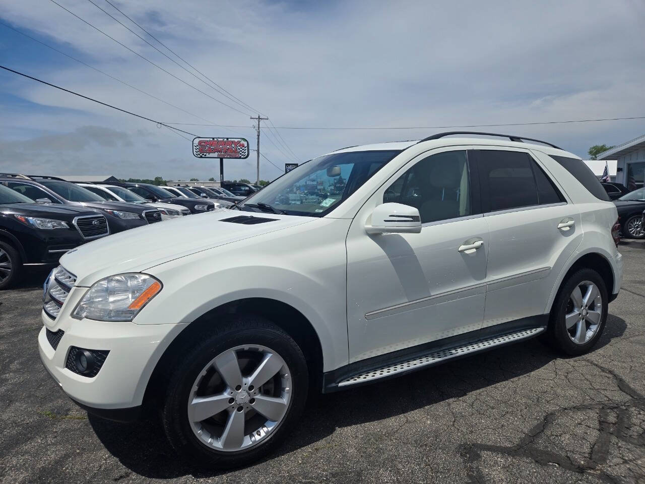 Used 2011 Mercedes-Benz ML 350 4MATIC image 4