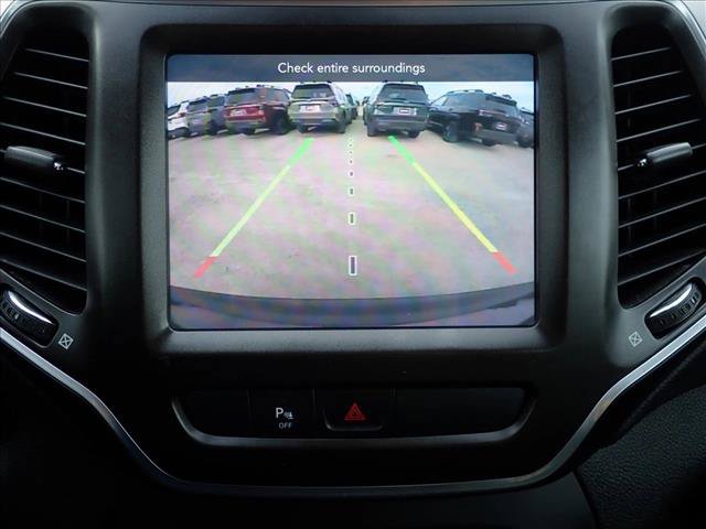 Used 2020 Jeep Cherokee Trailhawk w/ Cold Weather Group AWD/4WD image 17