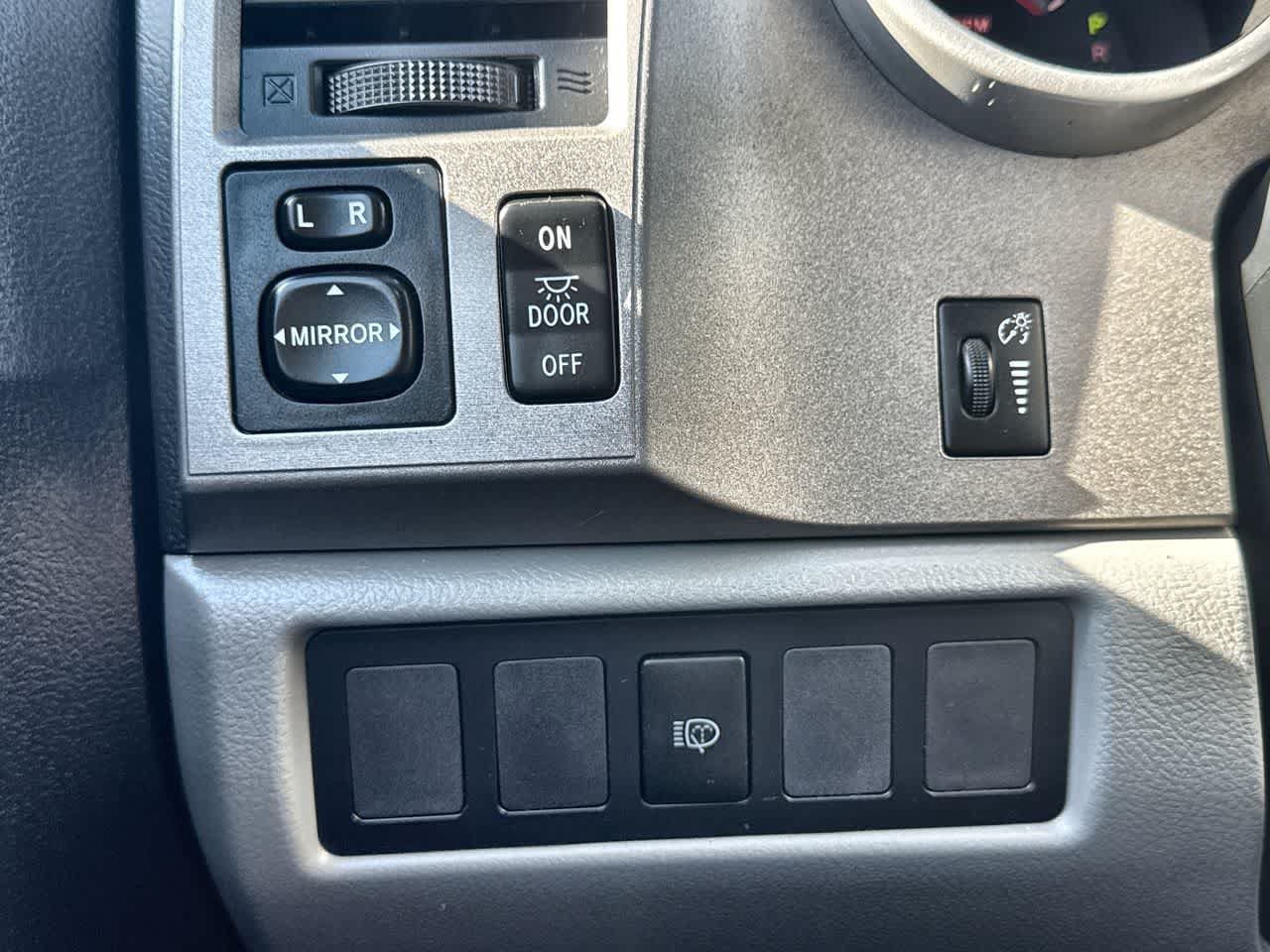 Used 2013 Toyota Sequoia SR5 RWD image 20