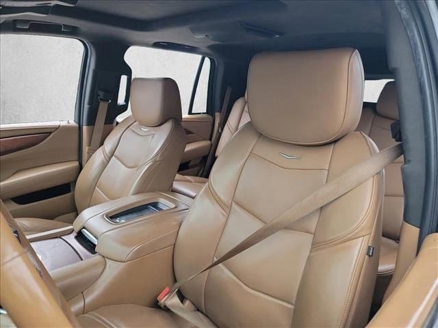 Used 2017 Cadillac Escalade Platinum image 10
