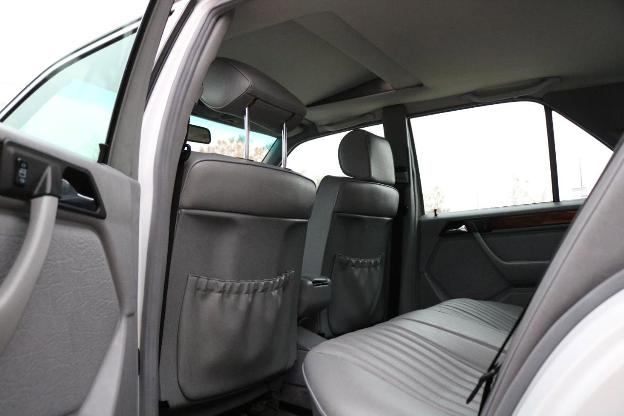 Used 1993 Mercedes-Benz 300 E 2.8 image 34