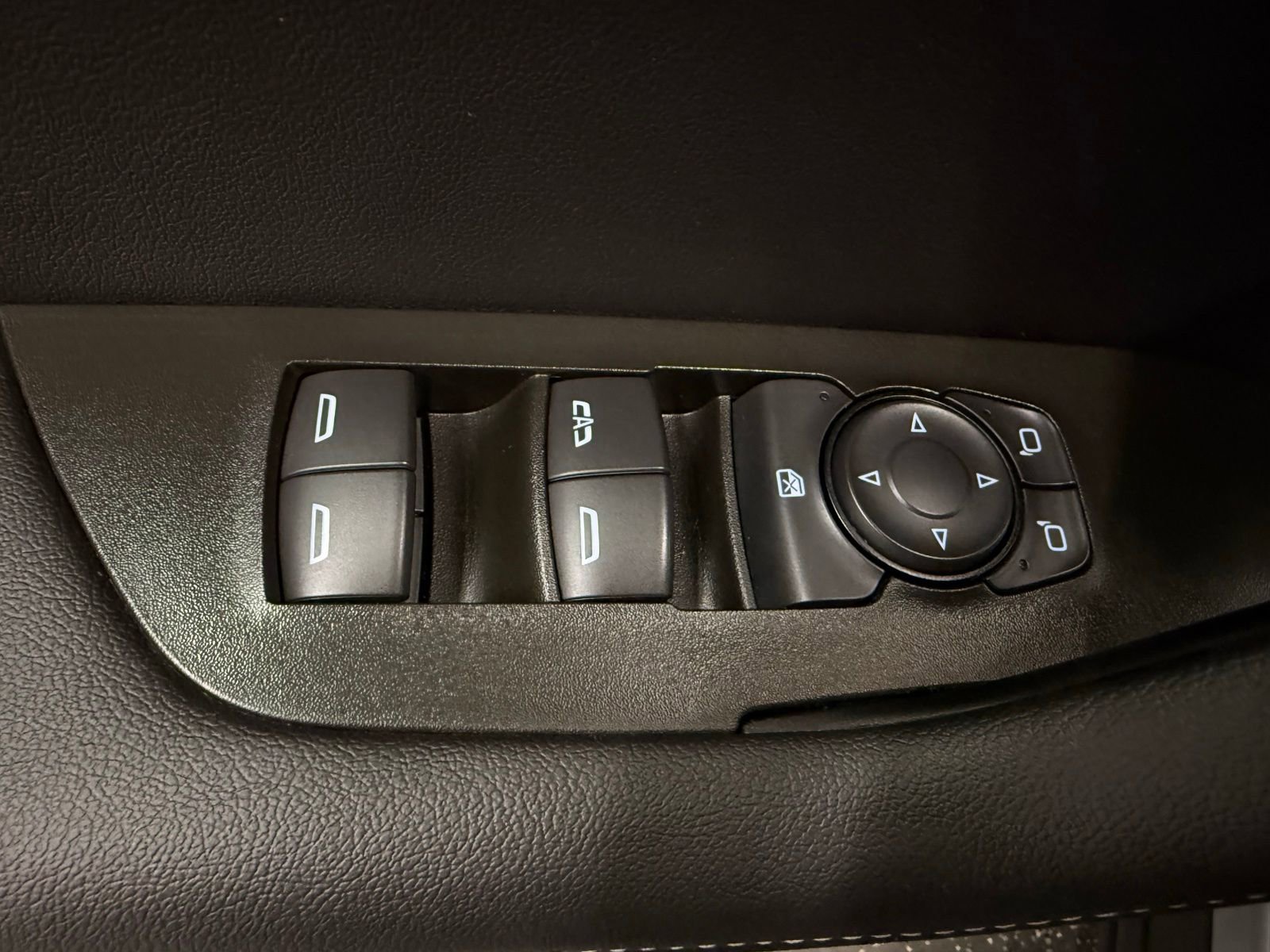 Used 2025 Chevrolet Blazer LT AWD/4WD image 10