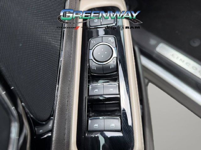 Used 2020 Lincoln Aviator Reserve w/ Equipment Group 201A RWD image 17