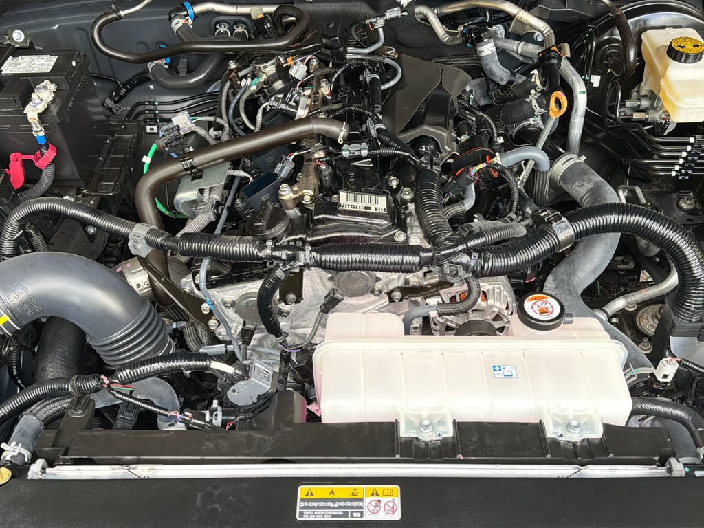 Used 2025 Toyota Tacoma TRD Sport AWD/4WD image 30