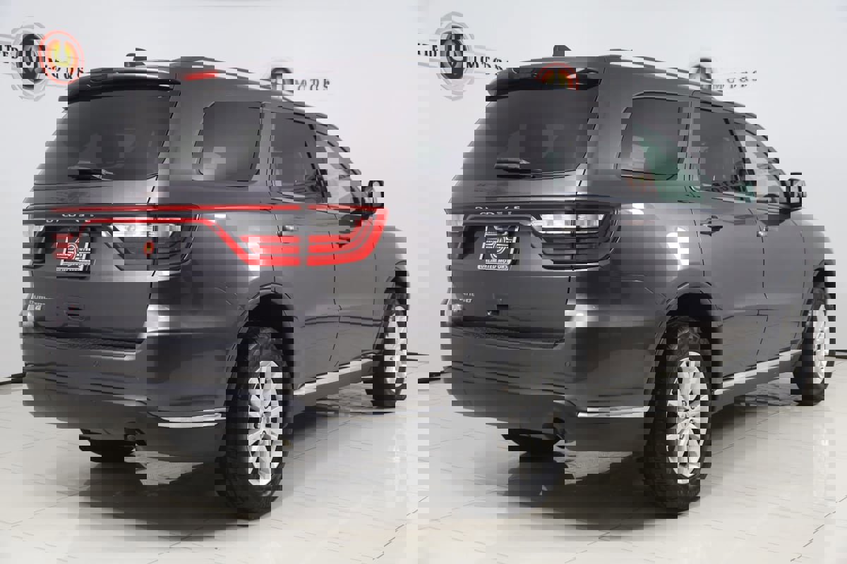 Used 2019 Dodge Durango SXT image 3
