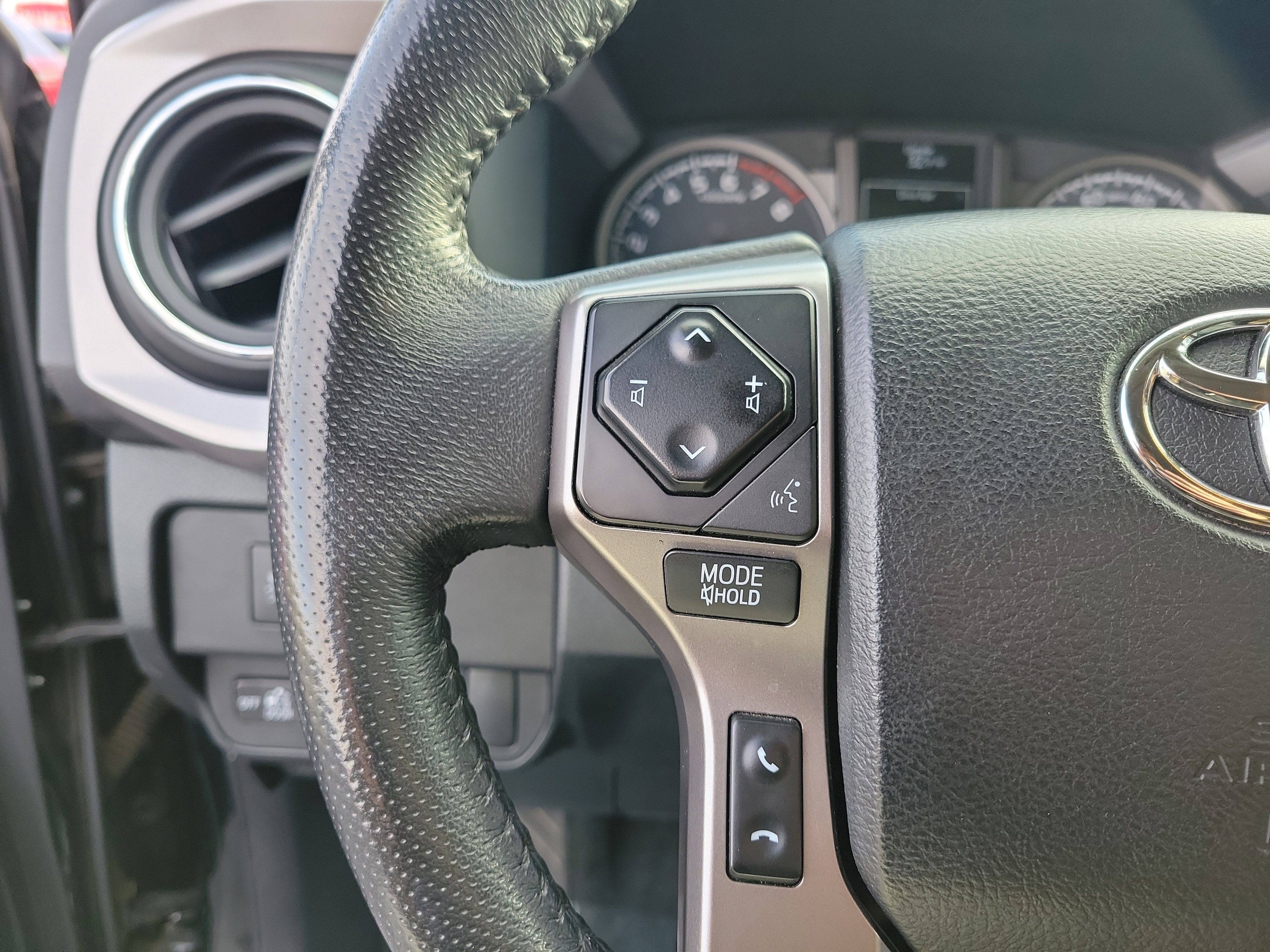 Used 2023 Toyota Tacoma SR image 22