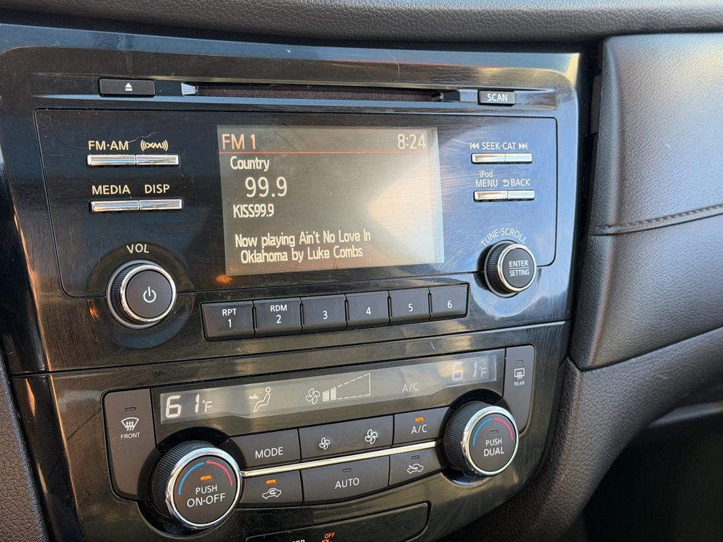 Used 2017 Nissan Rogue SV FWD image 21