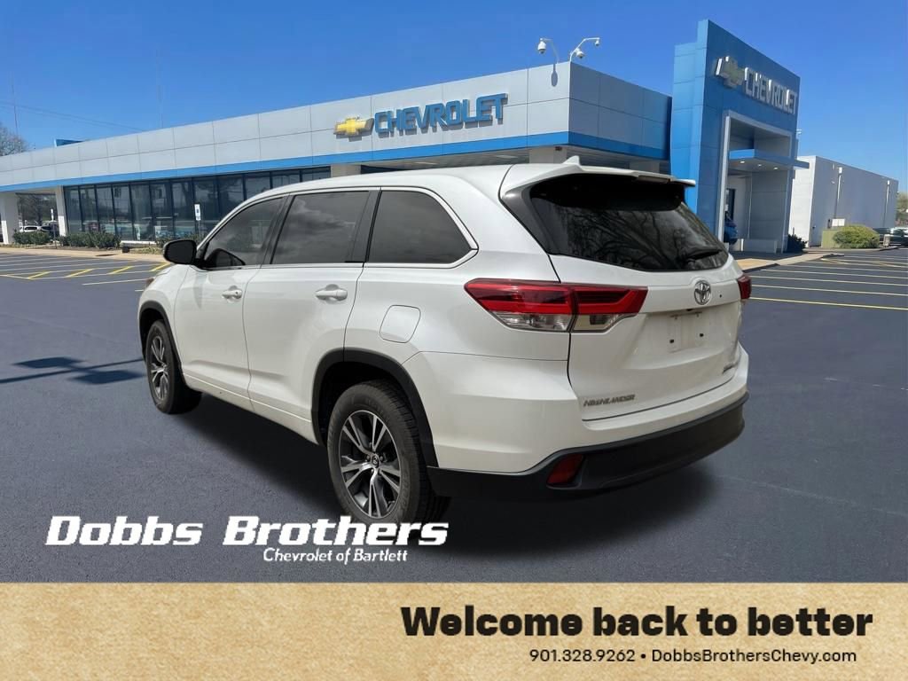 Used 2017 Toyota Highlander Plus image 5