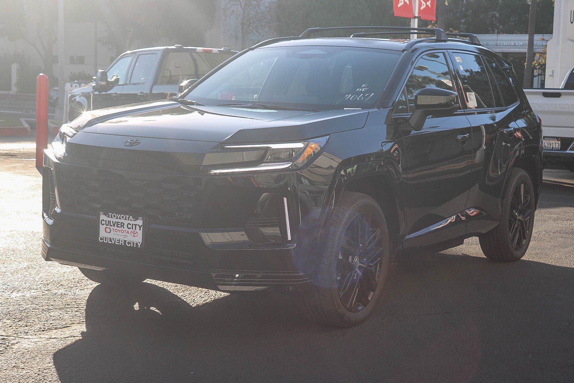 New 2026 Toyota RAV4 XSE w/ Weather Package AWD/4WD image 3