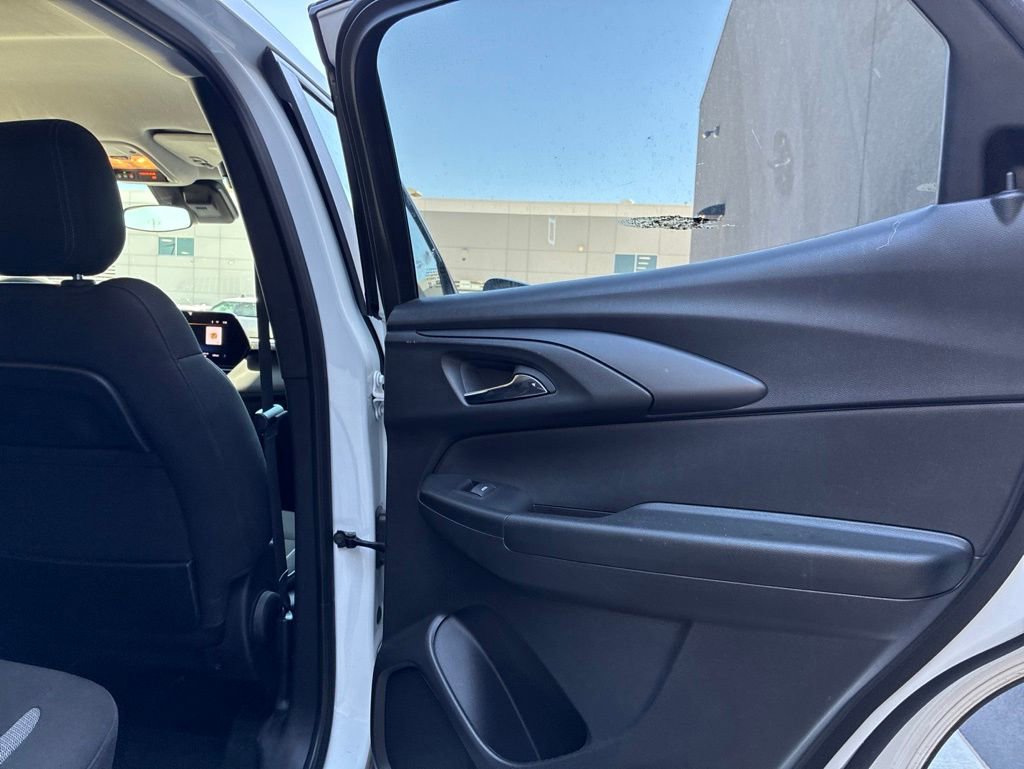 Used 2025 Chevrolet TrailBlazer LT FWD image 12