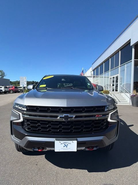 Used 2021 Chevrolet Tahoe Z71 w/ Luxury Package AWD/4WD image 2