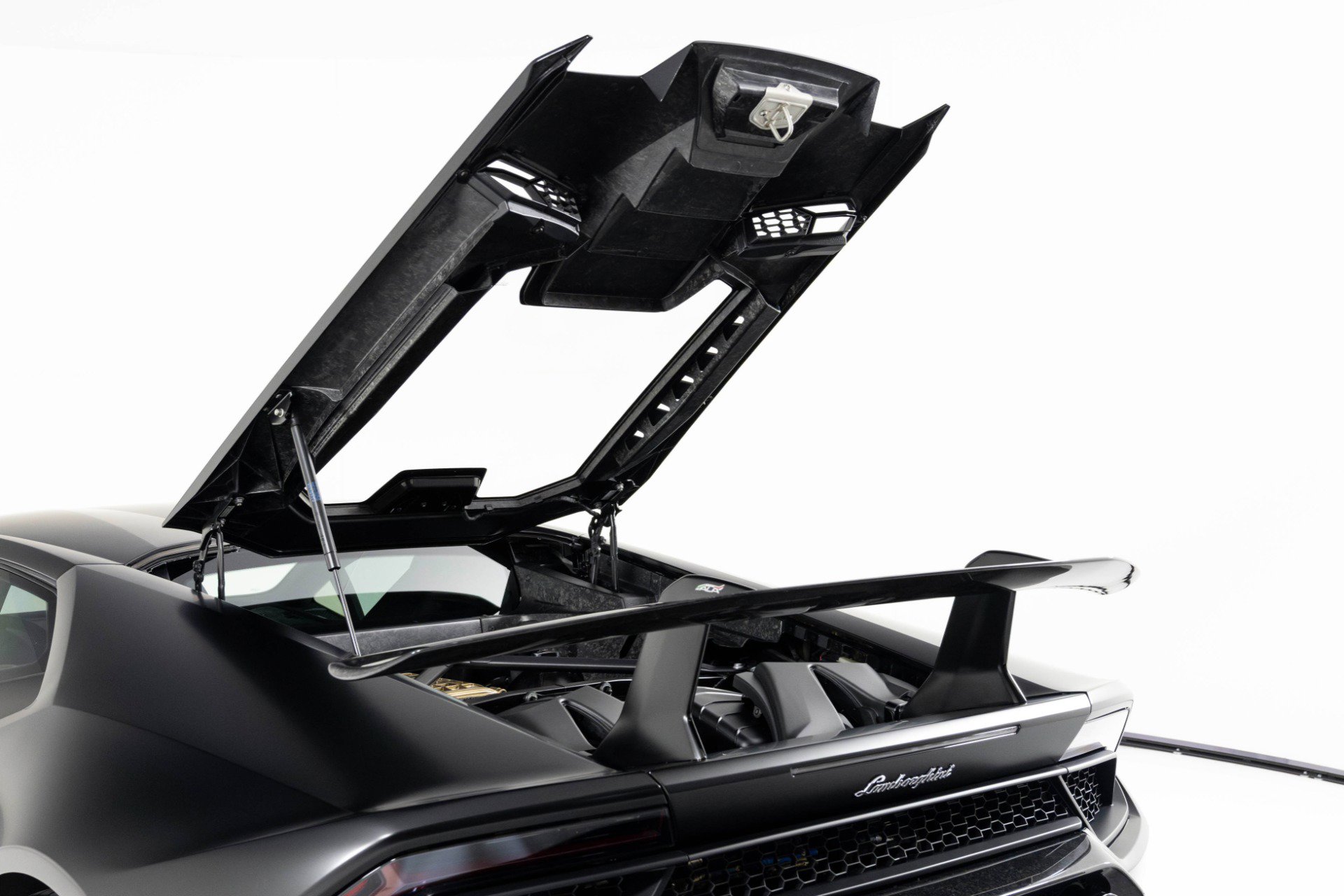 Used 2018 Lamborghini Huracan Performante image 49