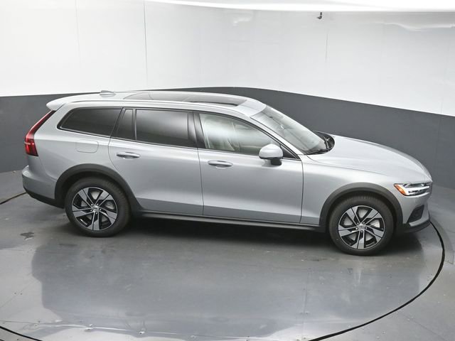 New 2026 Volvo V60 B5 Cross Country Plus w/ Protection Package Premier image 49