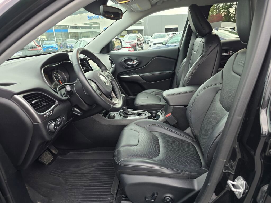 Used 2019 Jeep Cherokee Limited w/ Technology Group image 3