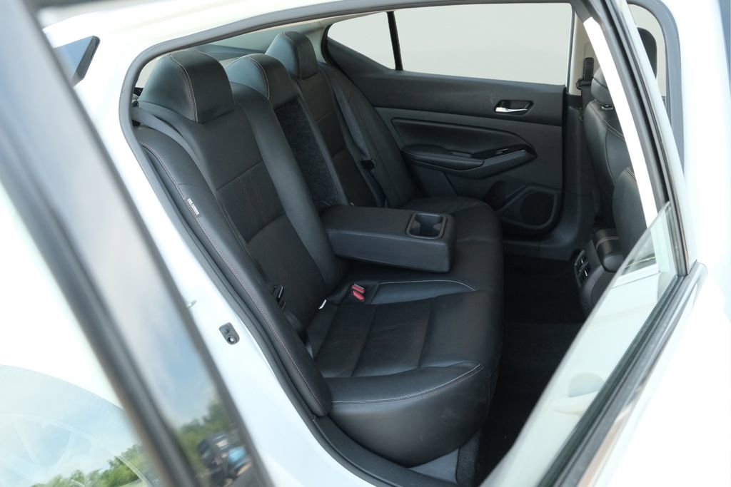 Used 2023 Nissan Altima 2.0 SR FWD image 32