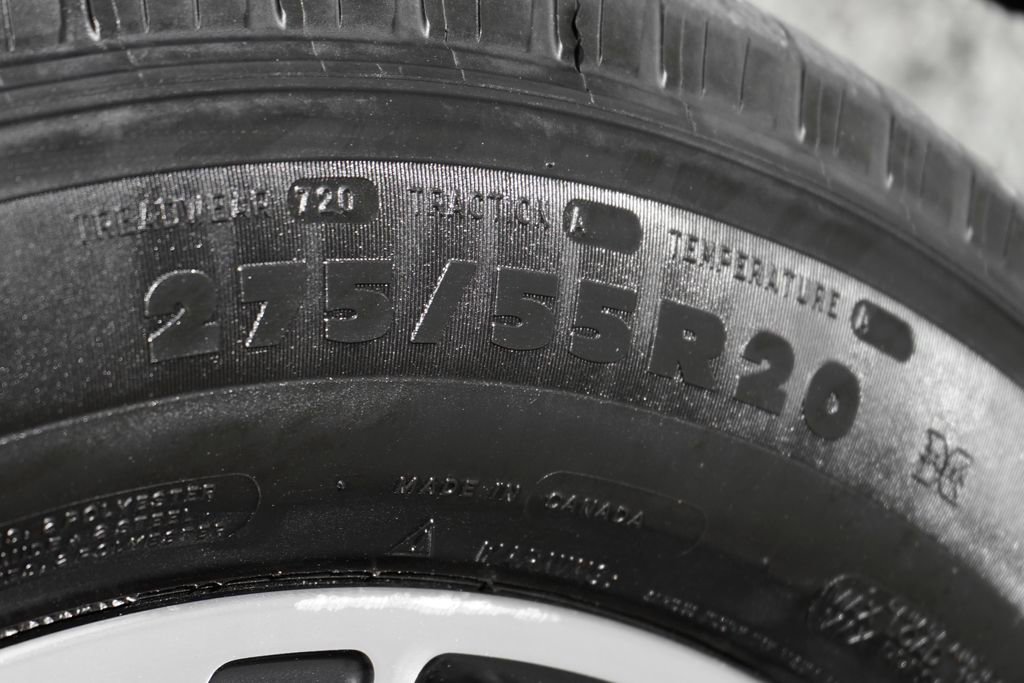 Used 2022 Jeep Wagoneer Series III w/ Rear Seat Video Group 1 image 47