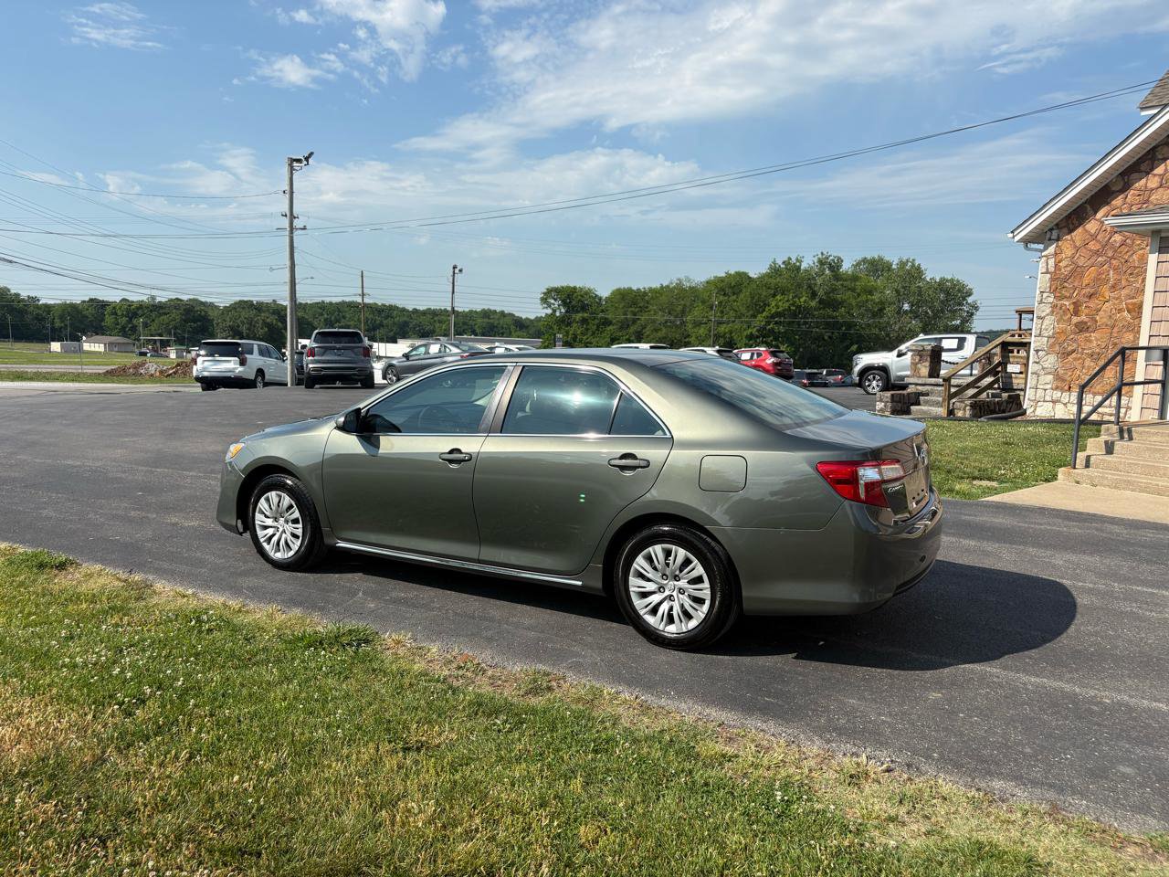 Used 2012 Toyota Camry LE FWD image 17
