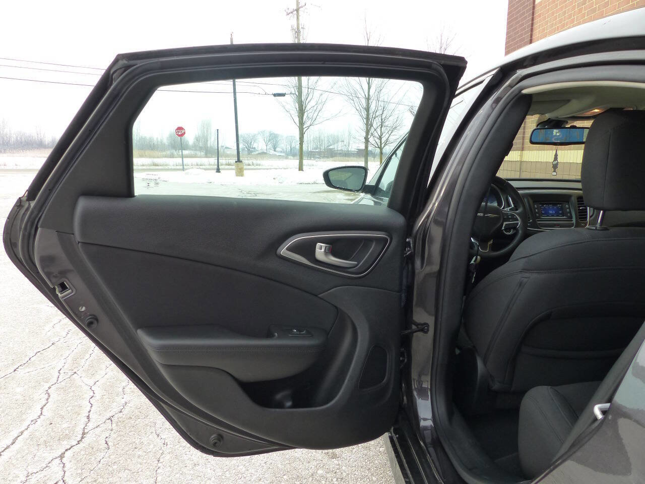 Used 2016 Chrysler 200 Limited w/ Convenience Group image 33