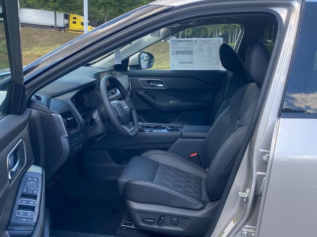 New 2025 Nissan Rogue Platinum w/ Platinum Premium Package AWD/4WD image 16