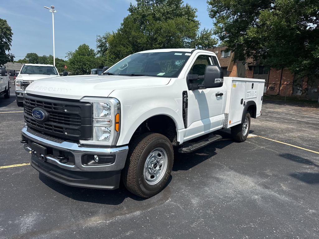 New 2026 Ford F250 XL w/ XL Chrome Package AWD/4WD image 2