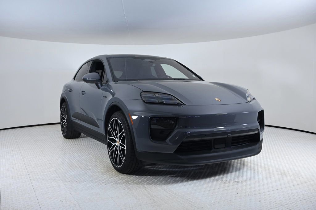 Certified 2025 Porsche Macan Electric image 8