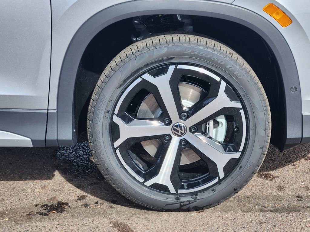 New 2026 Volkswagen Tiguan SE image 30
