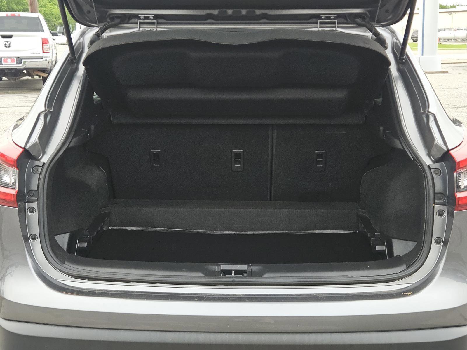 Used 2020 Nissan Rogue Sport S image 9